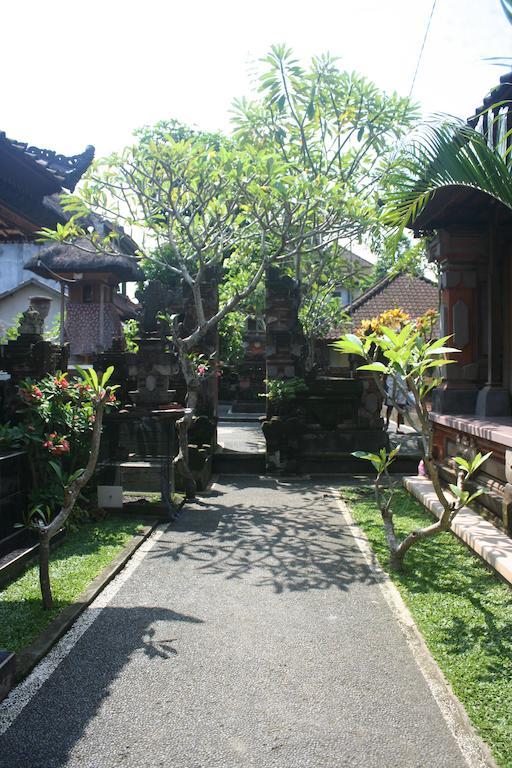 אובוד Nugraha Guesthouse 1 מראה חיצוני תמונה
